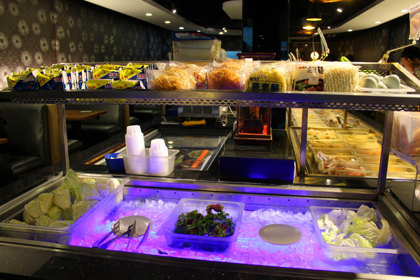 饗麻饗辣麻辣火鍋(台南中華店)：[台南]台版海底撈番茄鍋X活跳海鮮吃到飽 饗麻饗辣麻辣火鍋