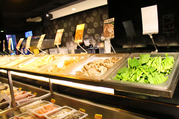 饗麻饗辣麻辣火鍋(台南中華店)：[台南]台版海底撈番茄鍋X活跳海鮮吃到飽 饗麻饗辣麻辣火鍋