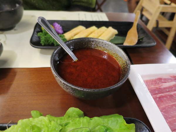 聚梧桐 臻品麻辣鍋物:千里思念。相聚梧桐~ ..聚梧桐-臻品麻辣鍋物