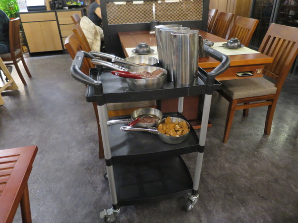 聚梧桐 臻品麻辣鍋物：千里思念。相聚梧桐~  ..聚梧桐-臻品麻辣鍋物