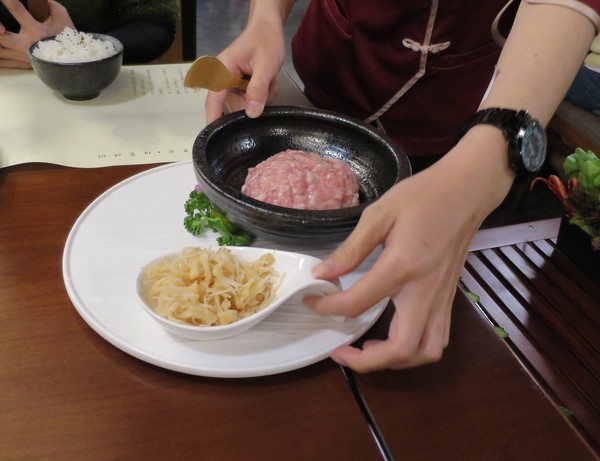 聚梧桐 臻品麻辣鍋物：千里思念。相聚梧桐~  ..聚梧桐-臻品麻辣鍋物