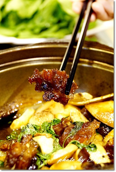 京宴屋涮涮鍋：京宴屋 金門酒糟溫體牛肉火鍋專賣店~令人大呼過癮的牛肉饗宴