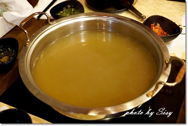 京宴屋涮涮鍋：京宴屋 金門酒糟溫體牛肉火鍋專賣店~令人大呼過癮的牛肉饗宴