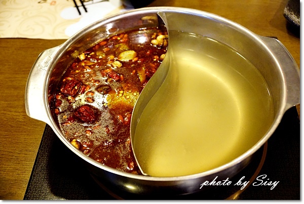 京宴屋涮涮鍋：京宴屋 金門酒糟溫體牛肉火鍋專賣店~令人大呼過癮的牛肉饗宴