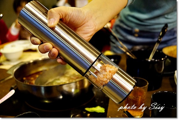 京宴屋涮涮鍋：京宴屋 金門酒糟溫體牛肉火鍋專賣店~令人大呼過癮的牛肉饗宴