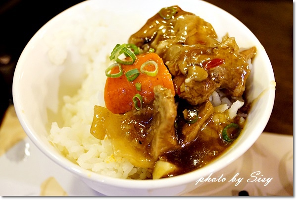 京宴屋涮涮鍋：京宴屋 金門酒糟溫體牛肉火鍋專賣店~令人大呼過癮的牛肉饗宴