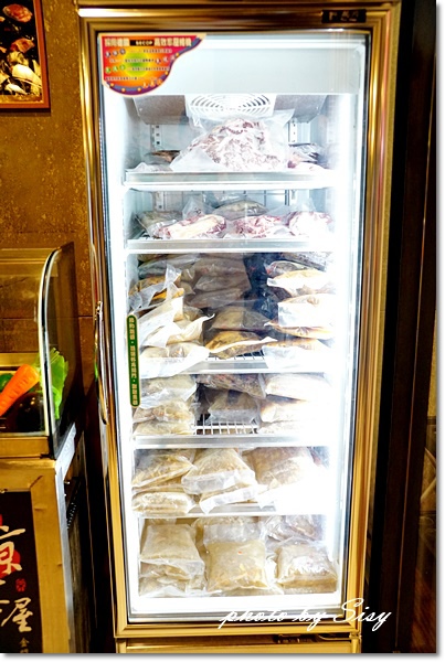 京宴屋涮涮鍋：京宴屋 金門酒糟溫體牛肉火鍋專賣店~令人大呼過癮的牛肉饗宴