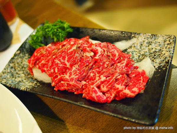 京宴屋涮涮鍋:【食記】新北Jing Yan Wu 京宴屋金門酒糟牛料理全餐&龍益莊牛肉乾@永和樂華夜市捷運MRT頂溪 : 全台唯一金門酒糟溫體牛肉火鍋!食材新鮮湯頭好,牛肉煮久也不乾澀喔!