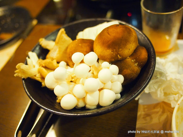 京宴屋涮涮鍋:【食記】新北Jing Yan Wu 京宴屋金門酒糟牛料理全餐&龍益莊牛肉乾@永和樂華夜市捷運MRT頂溪 : 全台唯一金門酒糟溫體牛肉火鍋!食材新鮮湯頭好,牛肉煮久也不乾澀喔!