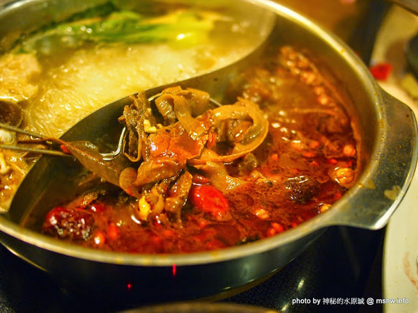 京宴屋涮涮鍋:【食記】新北Jing Yan Wu 京宴屋金門酒糟牛料理全餐&龍益莊牛肉乾@永和樂華夜市捷運MRT頂溪 : 全台唯一金門酒糟溫體牛肉火鍋!食材新鮮湯頭好,牛肉煮久也不乾澀喔!