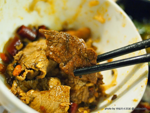 京宴屋涮涮鍋:【食記】新北Jing Yan Wu 京宴屋金門酒糟牛料理全餐&龍益莊牛肉乾@永和樂華夜市捷運MRT頂溪 : 全台唯一金門酒糟溫體牛肉火鍋!食材新鮮湯頭好,牛肉煮久也不乾澀喔!