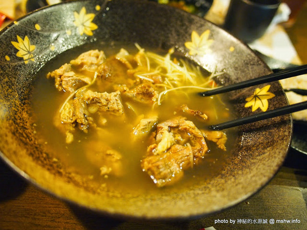 京宴屋涮涮鍋:【食記】新北Jing Yan Wu 京宴屋金門酒糟牛料理全餐&龍益莊牛肉乾@永和樂華夜市捷運MRT頂溪 : 全台唯一金門酒糟溫體牛肉火鍋!食材新鮮湯頭好,牛肉煮久也不乾澀喔!