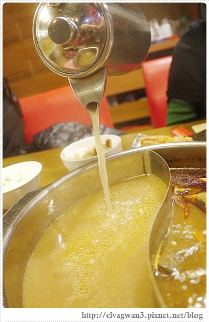 金門酒糟溫體牛肉火鍋、全台唯一、永和美食、老饕推薦、溫體牛肉、龍益莊牛肉乾、伴手禮-台北-捷運頂溪站-鴛鴦鍋-牛肉鍋-豬肉鍋-海鮮鍋-金門空運-深夜食堂-包廂-42-852-1