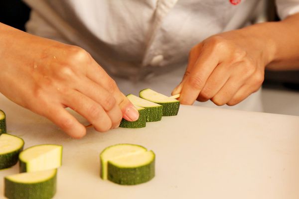 鳥哲燒物專門店，雞胸一夜干，山葵里肌肉，炸瑣骨，山葵里肌肉，深夜食堂，串揚，巷弄美食，捷運美食，隱藏美食