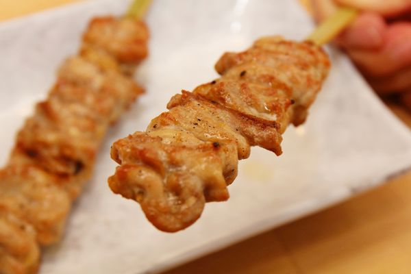 鳥哲燒物專門店，雞胸一夜干，山葵里肌肉，炸瑣骨，山葵里肌肉，深夜食堂，串揚，巷弄美食，捷運美食，隱藏美食