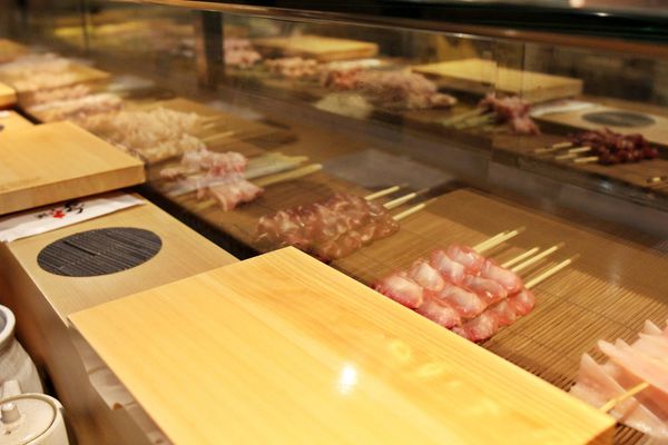 鳥哲燒物專門店，雞胸一夜干，山葵里肌肉，炸瑣骨，山葵里肌肉，深夜食堂，串揚，巷弄美食，捷運美食，隱藏美食