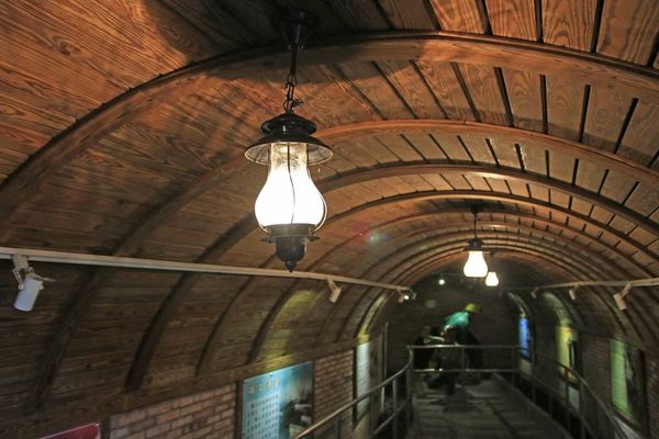 【台北旅遊】和興炭坑與象山101夜景-台北半日遊