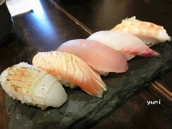 桀すし日本料理：【台中食記】公益路平價日本料理!高cp值~生牛肉片&披薩握壽司讓人回味無窮@桀すし日本料理