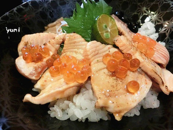 桀すし日本料理：【台中食記】公益路平價日本料理!高cp值~生牛肉片&披薩握壽司讓人回味無窮@桀すし日本料理