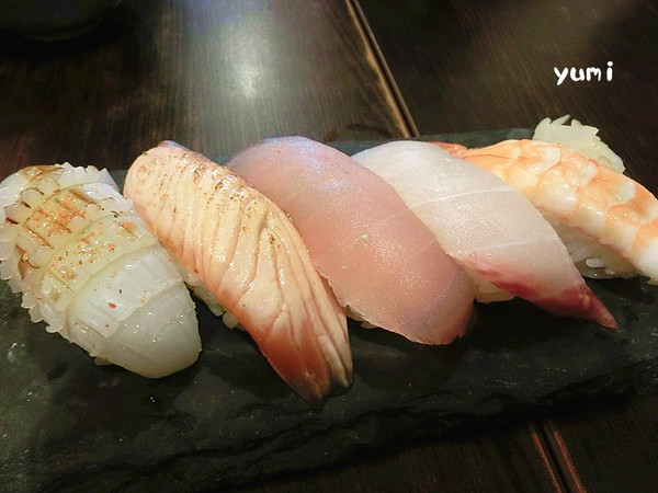 桀すし日本料理：【台中食記】公益路平價日本料理!高cp值~生牛肉片&披薩握壽司讓人回味無窮@桀すし日本料理