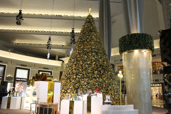 WOW 101 驚艷耶誕奇蹟:WOW 101 驚艷耶誕奇蹟「101文創巨樹」