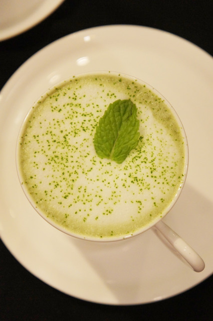 i Queen coffee：i Queen coffee~草莓玩鬆餅