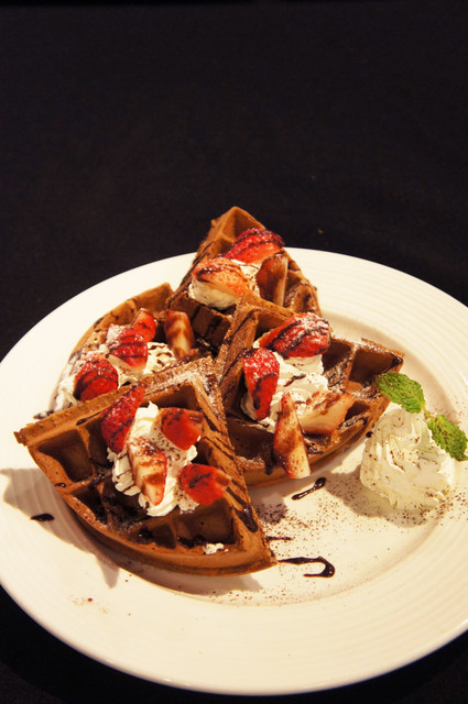 i Queen coffee：i Queen coffee~草莓玩鬆餅