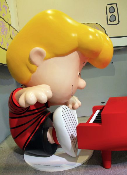 Snoopy 65週年巡迴特展，走進花生漫畫，獨家邀請史努比妹妹Belle(貝兒)，台北松山文創園區，