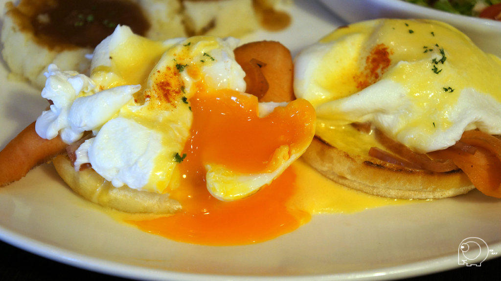 燻鮭魚洋蔥班尼迪克蛋