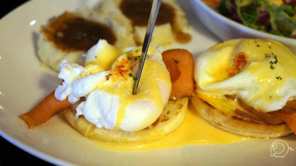 燻鮭魚洋蔥班尼迪克蛋