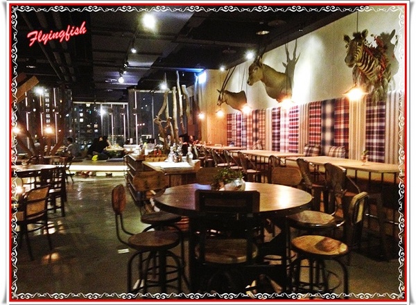 包心菜實驗廚房:✜ 白天及夜晚皆美,讓人耳目一新滴鄉村風健康餐飲空間 - 台中「包心菜實驗廚房」 ٩(๑❛ᴗ❛๑)۶