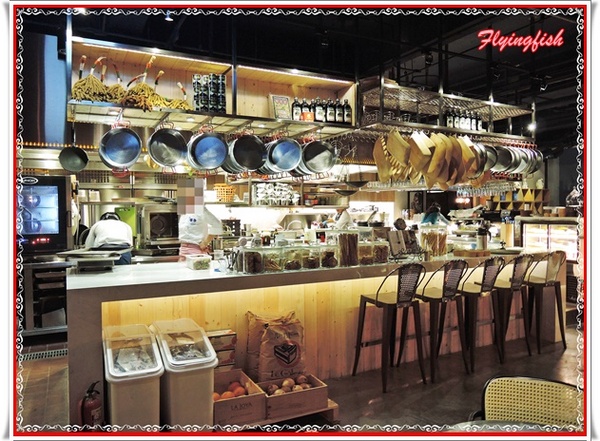 包心菜實驗廚房:✜ 白天及夜晚皆美,讓人耳目一新滴鄉村風健康餐飲空間 - 台中「包心菜實驗廚房」 ٩(๑❛ᴗ❛๑)۶