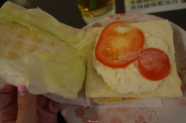 囍家炭烤三明治：[北投在地美食]囍家炭烤三明治~一次大滿足之雙喜(豬排+馬鈴薯)炭烤三明治