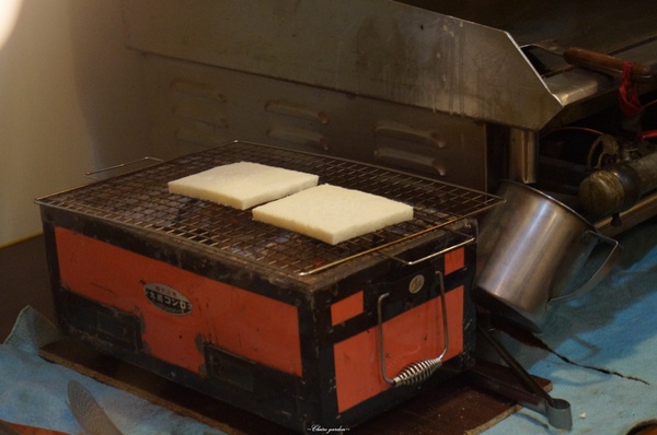 囍家炭烤三明治：[北投在地美食]囍家炭烤三明治~一次大滿足之雙喜(豬排+馬鈴薯)炭烤三明治