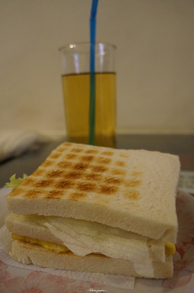 囍家炭烤三明治：[北投在地美食]囍家炭烤三明治~一次大滿足之雙喜(豬排+馬鈴薯)炭烤三明治