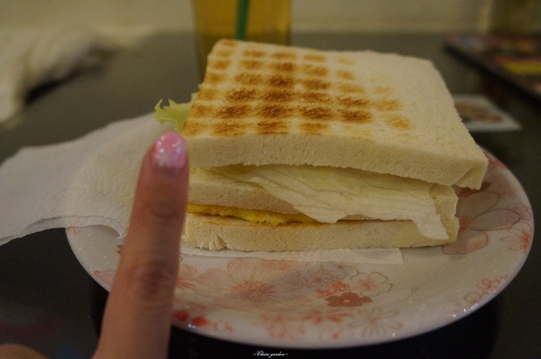 囍家炭烤三明治：[北投在地美食]囍家炭烤三明治~一次大滿足之雙喜(豬排+馬鈴薯)炭烤三明治