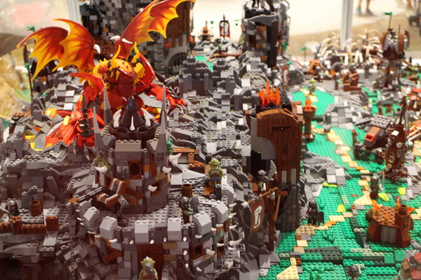 樂高積木展：台北‧免費全台最大樂高積木展/海綿寶寶、小小兵、鋼彈、星際迷航戰艦、阿帕契