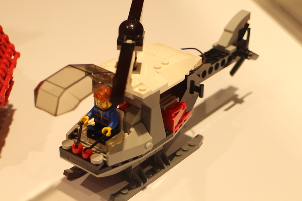 樂高積木展：台北‧免費全台最大樂高積木展/海綿寶寶、小小兵、鋼彈、星際迷航戰艦、阿帕契