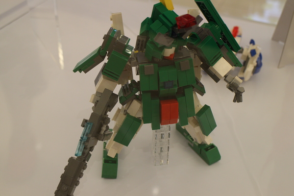 樂高積木展：台北‧免費全台最大樂高積木展/海綿寶寶、小小兵、鋼彈、星際迷航戰艦、阿帕契