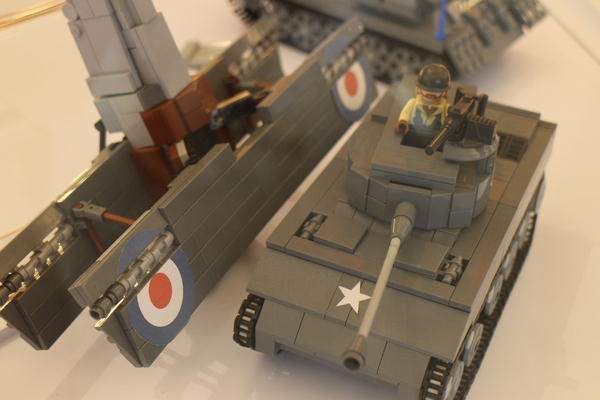 樂高積木展：台北‧免費全台最大樂高積木展/海綿寶寶、小小兵、鋼彈、星際迷航戰艦、阿帕契