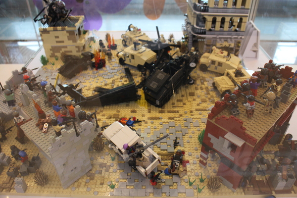 樂高積木展：台北‧免費全台最大樂高積木展/海綿寶寶、小小兵、鋼彈、星際迷航戰艦、阿帕契