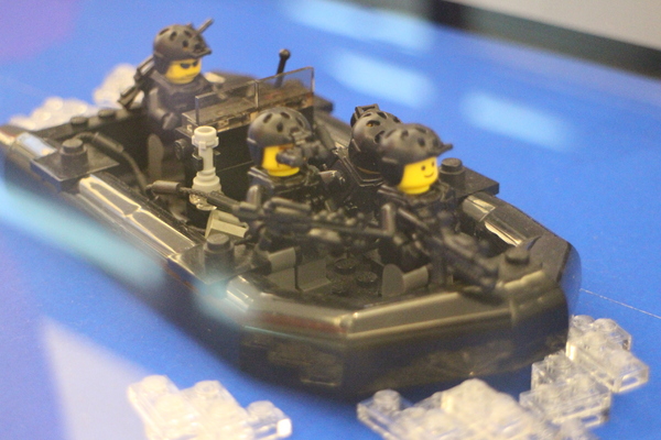 樂高積木展：台北‧免費全台最大樂高積木展/海綿寶寶、小小兵、鋼彈、星際迷航戰艦、阿帕契