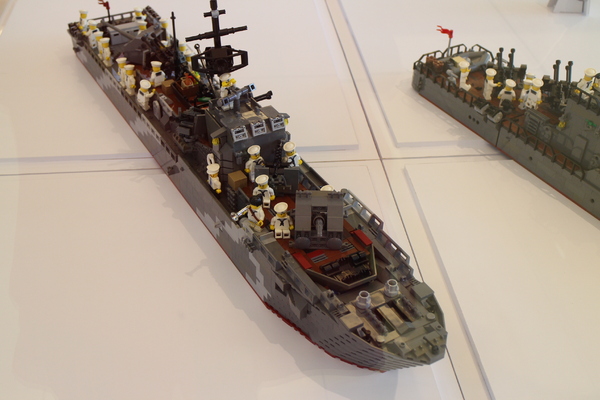 樂高積木展：台北‧免費全台最大樂高積木展/海綿寶寶、小小兵、鋼彈、星際迷航戰艦、阿帕契