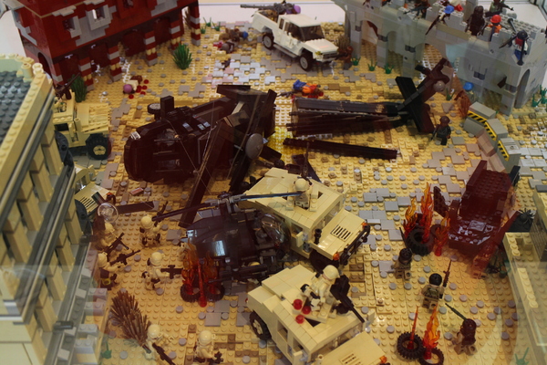 樂高積木展：台北‧免費全台最大樂高積木展/海綿寶寶、小小兵、鋼彈、星際迷航戰艦、阿帕契