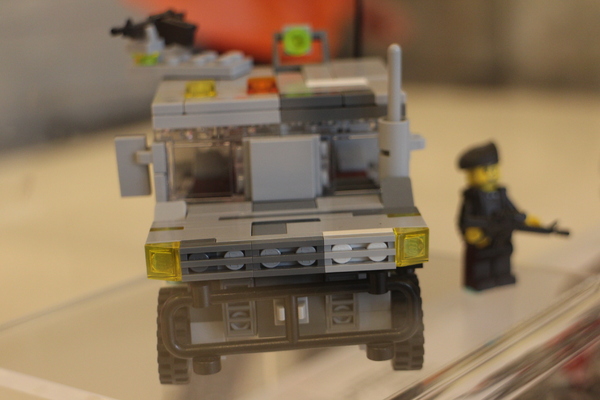 樂高積木展：台北‧免費全台最大樂高積木展/海綿寶寶、小小兵、鋼彈、星際迷航戰艦、阿帕契