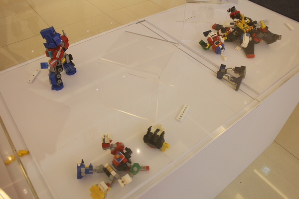 樂高積木展：台北‧免費全台最大樂高積木展/海綿寶寶、小小兵、鋼彈、星際迷航戰艦、阿帕契