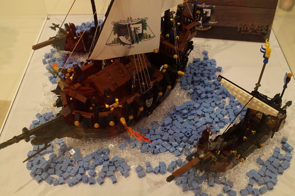 樂高積木展：台北‧免費全台最大樂高積木展/海綿寶寶、小小兵、鋼彈、星際迷航戰艦、阿帕契