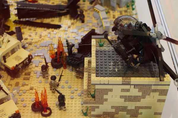 樂高積木展：台北‧免費全台最大樂高積木展/海綿寶寶、小小兵、鋼彈、星際迷航戰艦、阿帕契