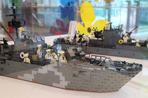 樂高積木展：台北‧免費全台最大樂高積木展/海綿寶寶、小小兵、鋼彈、星際迷航戰艦、阿帕契