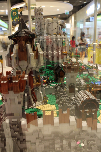 樂高積木展：台北‧免費全台最大樂高積木展/海綿寶寶、小小兵、鋼彈、星際迷航戰艦、阿帕契